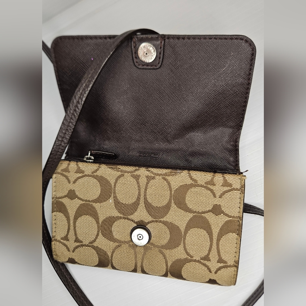 Coach Avery Signature Brown & Cream Wallet Crossbody Bag with Flap Closure - Picture 6 of 7